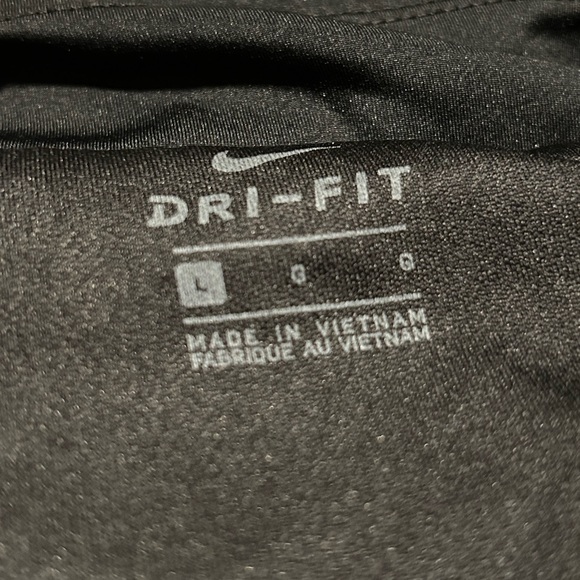 Women’s Nike shorts - Picture 3 of 3